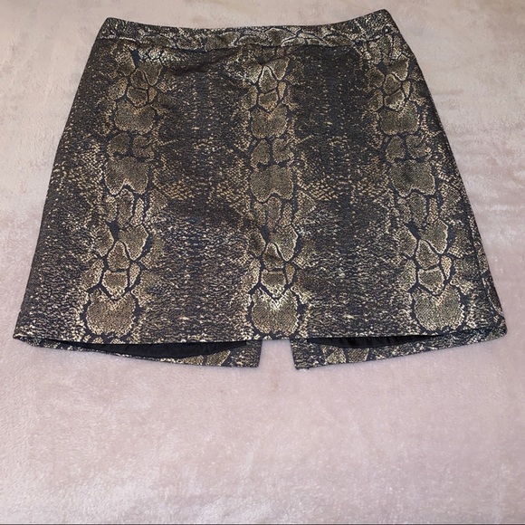 Worthington mini skirt- Snake Skin/Gold mini - Picture 6 of 6